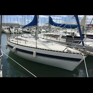 Voilier A Quai Porquerolles